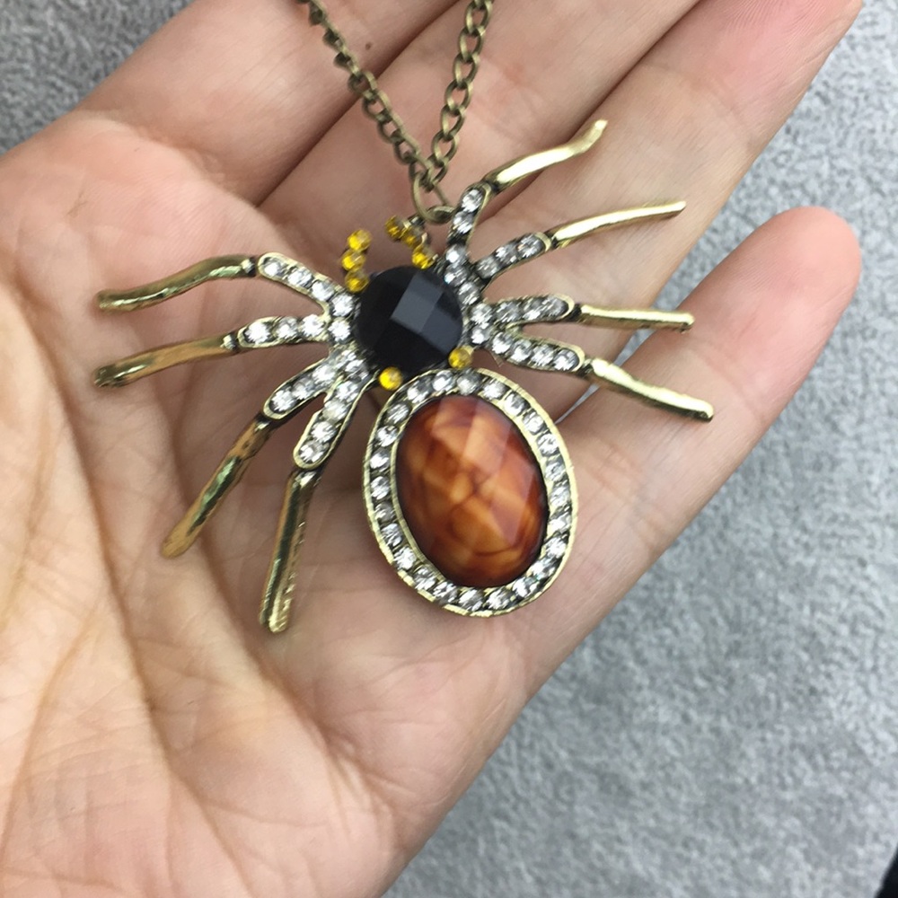 Fabulous spider rhinestone pendant necklace - Picture 5 of 6
